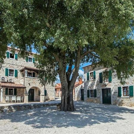 Villa Antonci-18, Pool, 3 Houses, Jacuzzi, Private Territory Antonci  Bagian luar foto