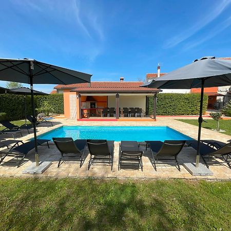 Villa Antonci-18, Pool, 3 Houses, Jacuzzi, Private Territory Antonci  Bagian luar foto