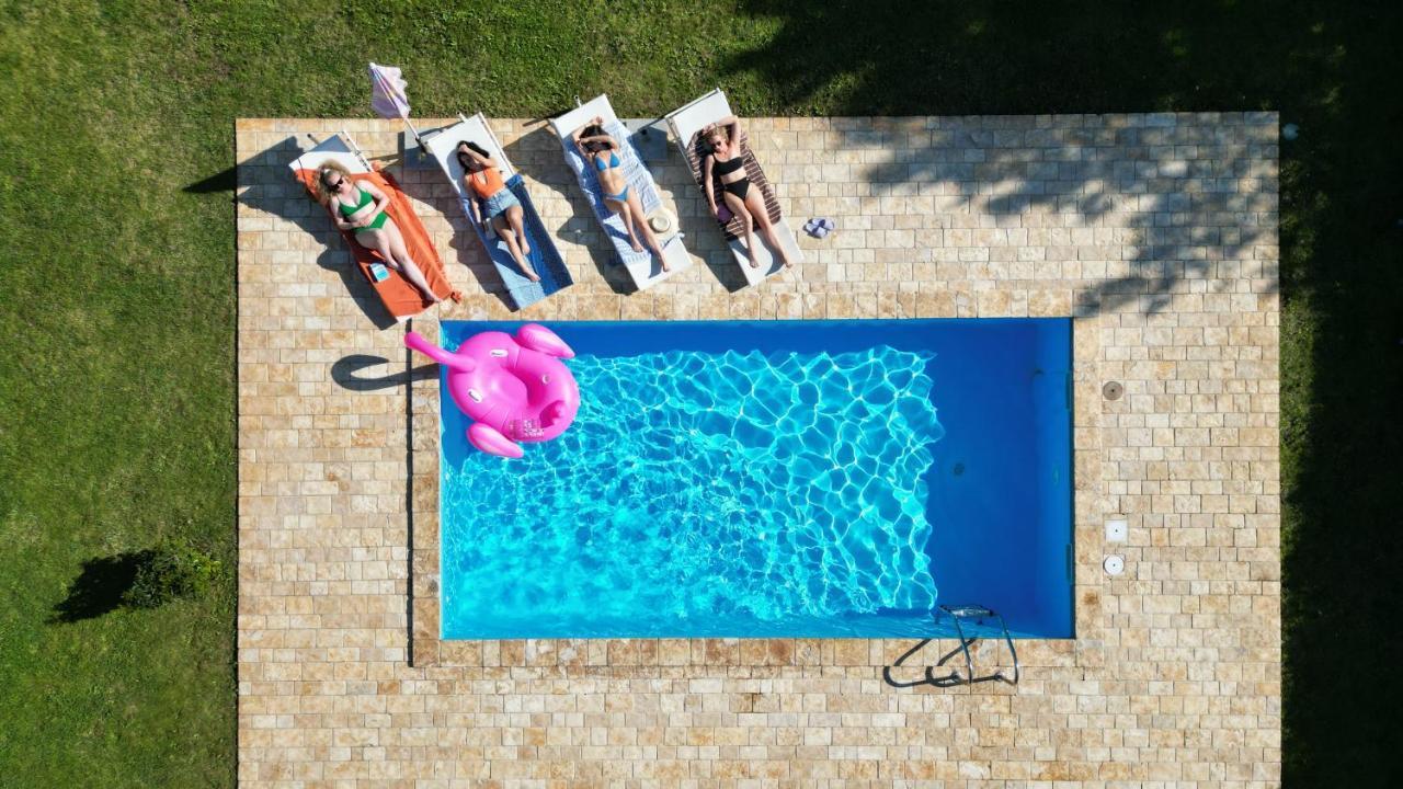Villa Antonci-18, Pool, 3 Houses, Jacuzzi, Private Territory Antonci  Bagian luar foto
