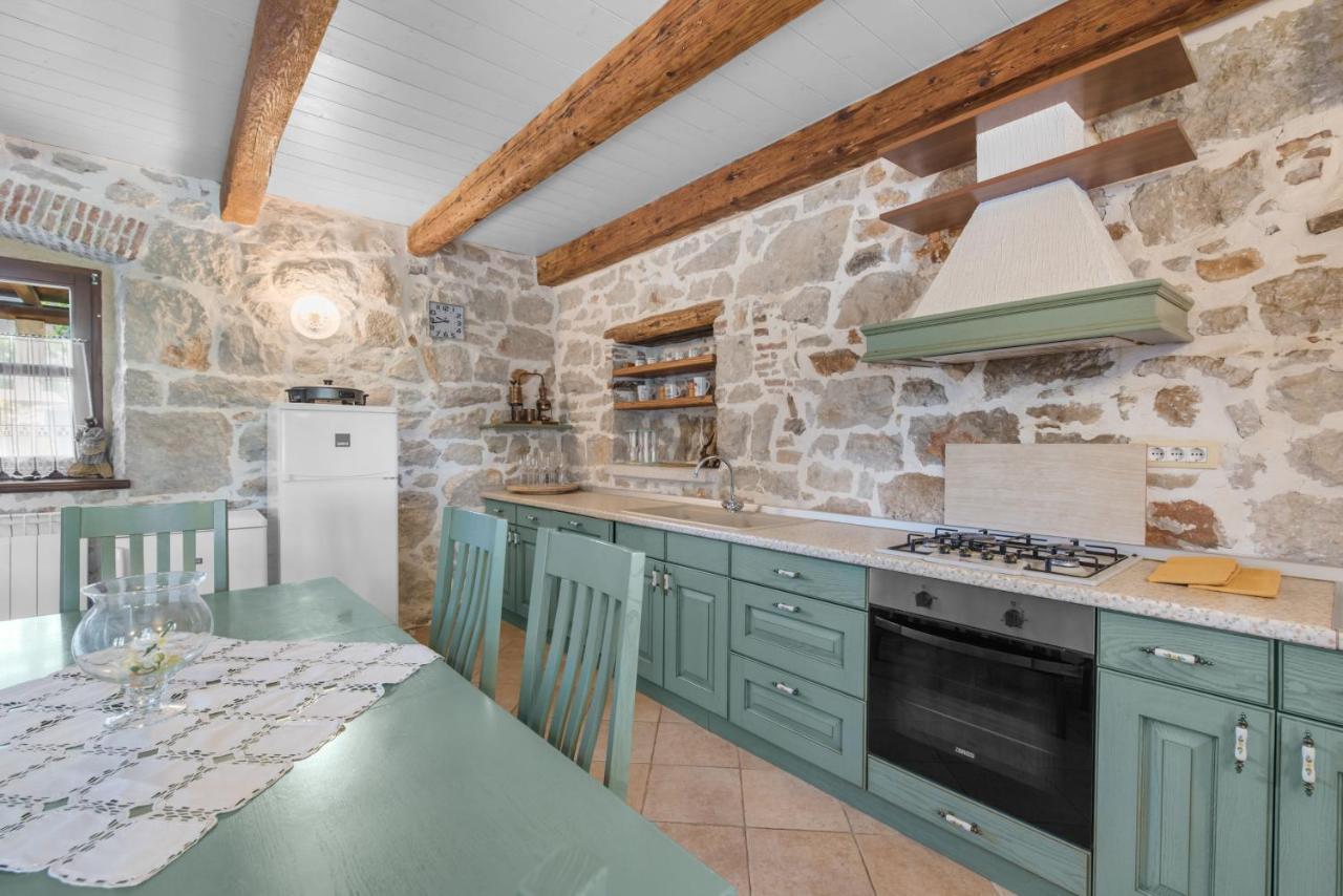 Villa Antonci-18, Pool, 3 Houses, Jacuzzi, Private Territory Antonci  Bagian luar foto