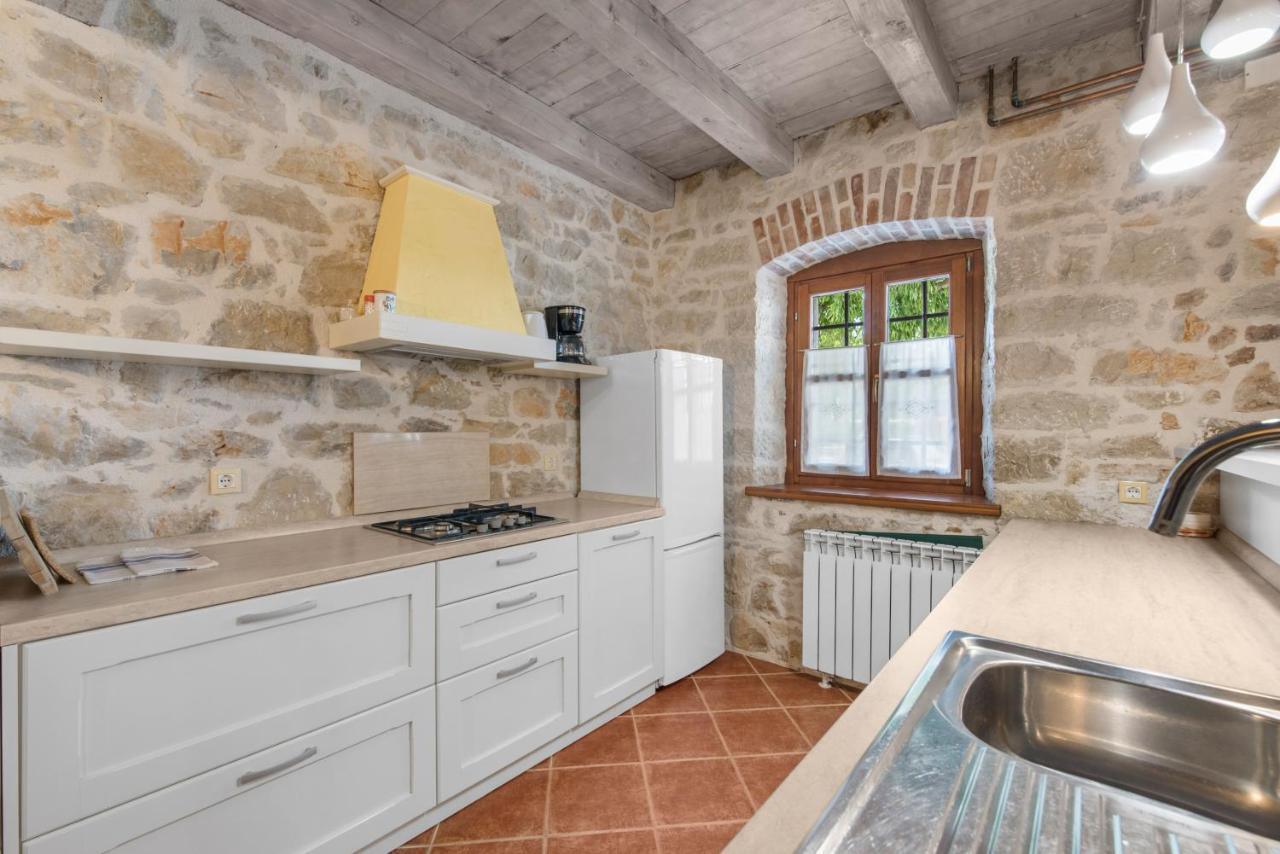 Villa Antonci-18, Pool, 3 Houses, Jacuzzi, Private Territory Antonci  Bagian luar foto