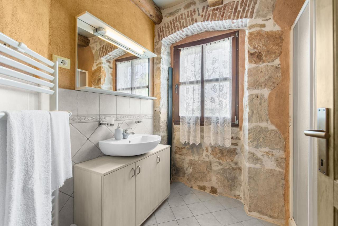 Villa Antonci-18, Pool, 3 Houses, Jacuzzi, Private Territory Antonci  Bagian luar foto