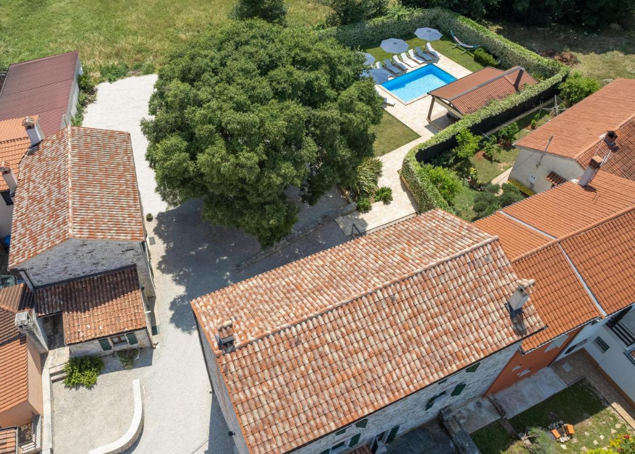 Villa Antonci-18, Pool, 3 Houses, Jacuzzi, Private Territory Antonci  Bagian luar foto
