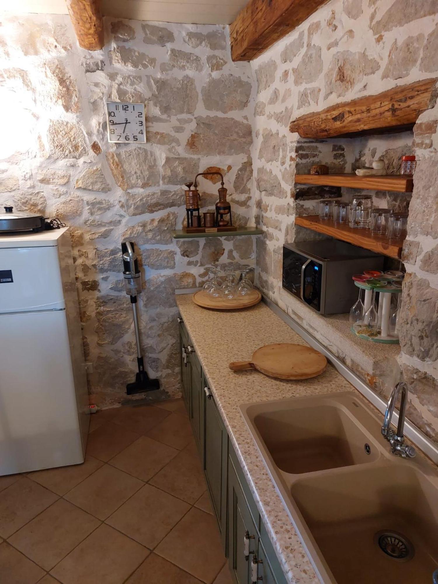 Villa Antonci-18, Pool, 3 Houses, Jacuzzi, Private Territory Antonci  Bagian luar foto